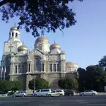 Andrea شقة فارنا